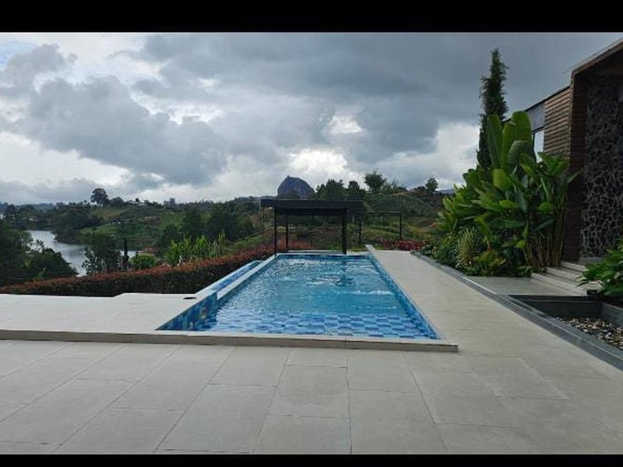 Villa Laguna — luxury property in Guatape