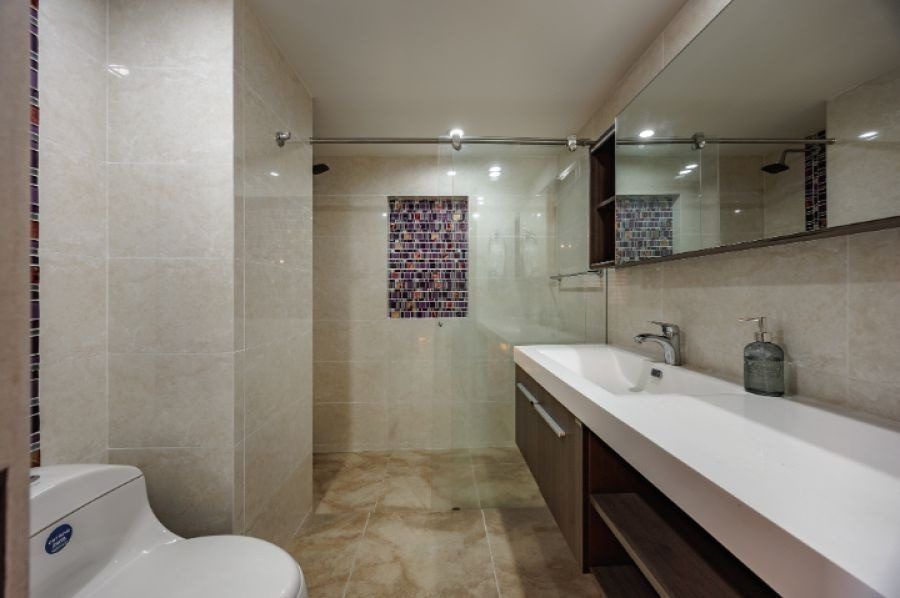 Bathroom with glass shower at Balcony apartment, Medellin