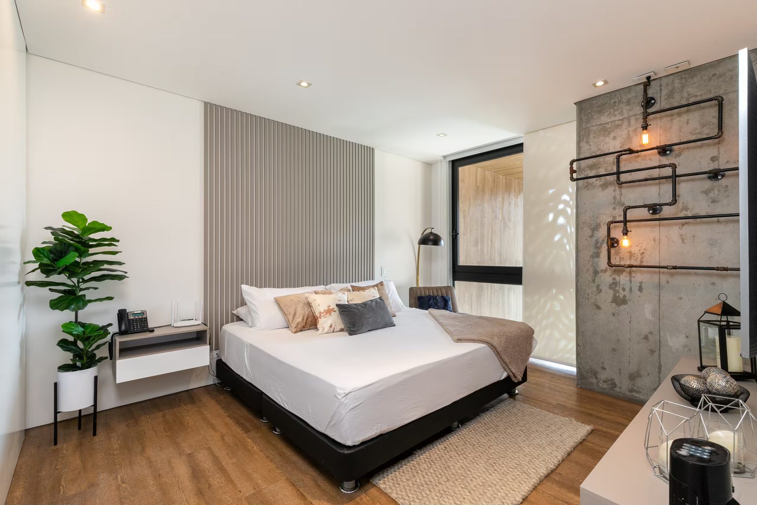 Bedroom with king size bed at Energy 1201, El Poblado