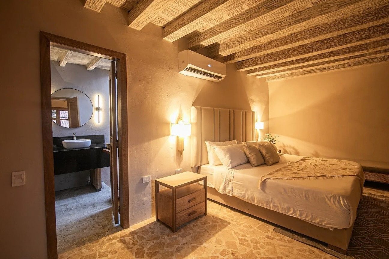 Air conditioned bedroom with ensuite at Iconic Center