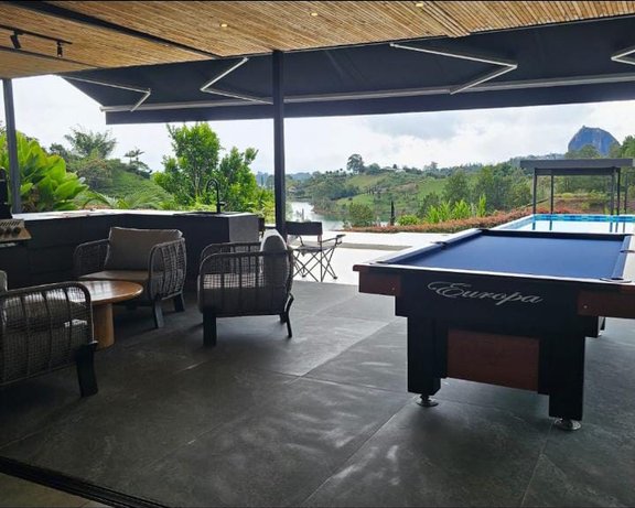 Villa Laguna