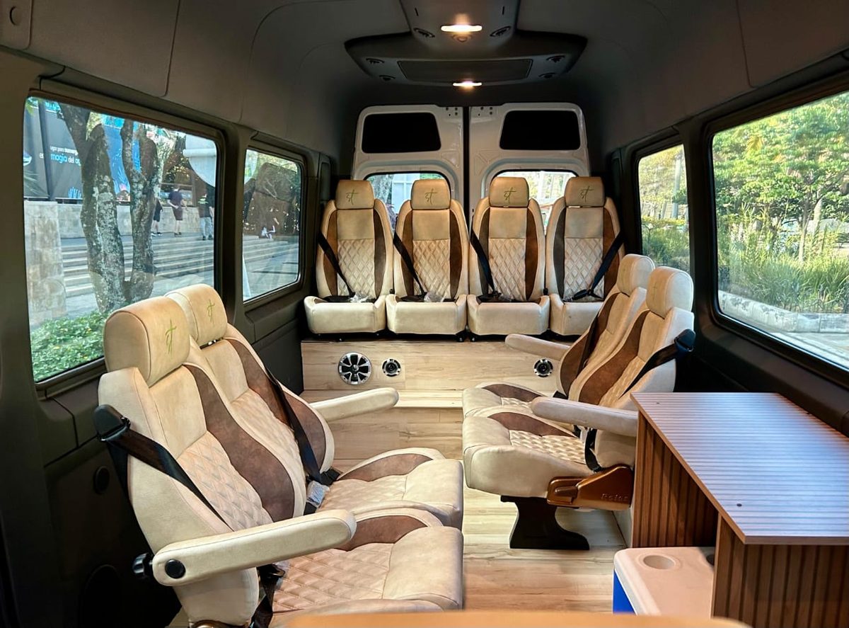 Mercedes VIP Van